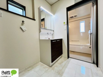 ���ʑ�E���ʏ��@�{�H��ʐ^�@�g���₷���V���v���Ȑ��ʉ��ϑ�B�����̎x�x�͂�������n�܂�܂��B