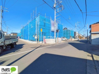 ���r���O�@���R�����������ޒg���ȃ��r���O�B��������ɂ͓Ǐ��₨���Q�ł����Ȃ���̂�т�Ɖ߂����ЂƎ����B