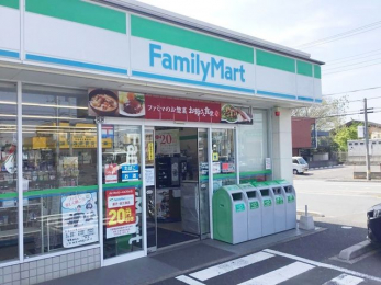 ���ӊ��@�t�@�~���[�}�[�g�s�����܏��X �k��4���B 310m