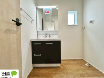 ���ʑ�E���ʏ��@�{�H��ʐ^�F�傫�ȋ��Ō��₷�����ʉ��ϑ�