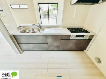 �L�b�`���@�{�H��ʐ^�@�V�z�Ȃ�ł͂̃s�J�s�J�̃L�b�`���͖����̂��������y�������Ă���܂��ˁB