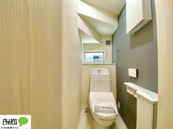 �g�C���@�{�H��ʐ^�@1�E2�K�E�H�V�����b�g�g�C�������B