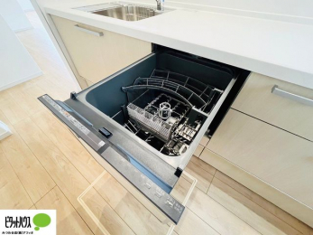 �����@�����������F���̗����ŁA1���̔��������������Ă��������B