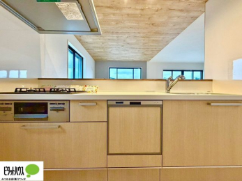 �L�b�`���@�V�z�Ȃ�ł͂̃s�J�s�J�̃L�b�`���͖����̂��������y�������Ă���܂��ˁB