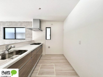 �L�b�`���@�{�H��ʐ^�@�V�z�Ȃ�ł͂̃s�J�s�J�̃L�b�`���͖����̂��������y�������Ă���܂��ˁB