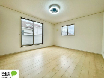 ���[�@����̏I���ɕv�w�ł������߂������Q���B�L���ɂ�Ƃ肪����A�Ƒ��̋C�z�������Ȃ������������x�߂���S�̃v���C�x�[�g��Ԃł��B