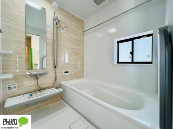 �����@�{�H��ʐ^�F1���̔�����������x���̓��͂��q�l�Ƃ̃R�~���j�P�[�V�����̏�Ƃ���