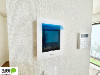 ���̑��@������Ԃ����S��TV���j�^�[�t���C���^�[�z��