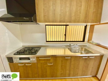 �L�b�`���@�R�����͊�����3���B�O�����@�\�t���œ����������\�Ȃ̂ŁA�����I�ɂ��������o���܂��B���ʂ̏��Ȃ��f�U�C���Ȃ̂ŁA���������y�X�B