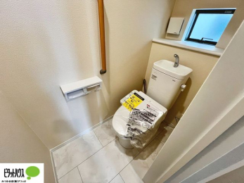 �g�C���@�{�H��ʐ^�@1�E2�K�E�H�V�����b�g�g�C�������B