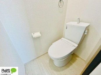 �g�C���@�{�H��ʐ^�@1�E2�K�E�H�V�����b�g�g�C�������B