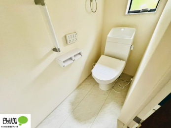 �g�C���@�{�H��ʐ^�@1�E2�K�E�H�V�����b�g�g�C�������B