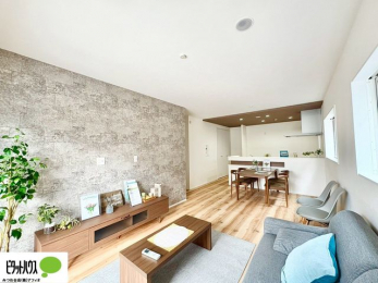 ���r���O�@�C���e���A�̉f����L�X�Ƃ������r���O