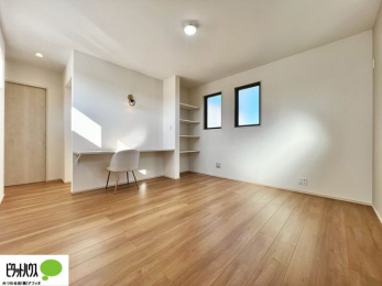 �Q���@����̏I���ɕv�w�ł������߂������Q���B�L���ɂ�Ƃ肪����A�Ƒ��̋C�z�������Ȃ������������x�߂���S�̃v���C�x�[�g��Ԃł��B