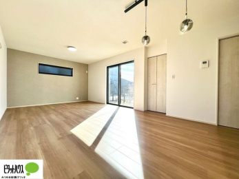 ���r���O�@�L�X�k�c�j�I����̑傫�ȃ\�t�@��u���Ă������f��ӏ܂��ǂ��ł��ˁB