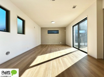 ���r���O�@���r���O����̓L�b�`���ɂ���}�}��p�p��������̂ŁA���q�l���V�񂾂�x�񂾂���S���ĉ߂������Ƃ��ł��܂��B