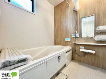 �����@�����̔�������Ă����o�X���[���͍L�X�������B�x���͂��q�l�ƈꏏ�ɗV�тȂ������܂��ˁB