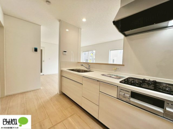 �L�b�`���@�Ƒ��Ƃ��b���Ȃ���y���������ł���J�E���^�[�L�b�`���B