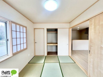 �Q���@�a���ɂ��鉟����͗��q�p�̕z�c��G�߂̕z�c����������ۊǂł��܂��B