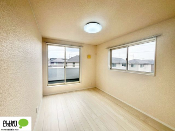 �q�������@�傫�ȑ����疾�邢�z�˂�������܂��B