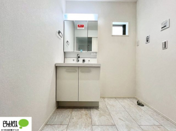 ���ʑ�E���ʏ��@�{�H��ʐ^�@�g���₷���V���v���Ȑ��ʉ��ϑ�B�����̎x�x�͂�������n�܂�܂��B