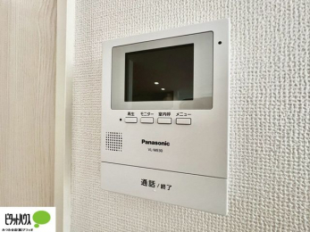 ���̑��@�{�H��ʐ^�@������Ԃ����S��TV���j�^�[�t���C���^�[�z��