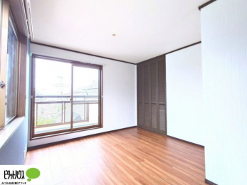 �Q���@2�ʍ̌��Ŗ��邭�A���ʂ��̗ǂ��������ł��B