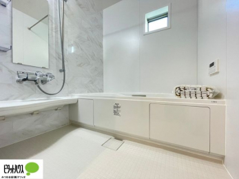 �����@�{�H��ʐ^�F1���̔�����������x���̓��͂��q�l�Ƃ̃R�~���j�P�[�V�����̏�Ƃ���