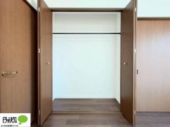 ���[�@���ꂼ��̂������Ɏ��[�X�y�[�X������̂Ńv���C�x�[�g�ȉו����g�߂ɒu�����Ƃ��ł��܂��B