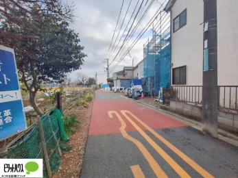 ���r���O�@���R�����������ޒg���ȃ��r���O�B��������ɂ͓Ǐ��₨���Q�ł����Ȃ���̂�т�Ɖ߂����ЂƎ����B