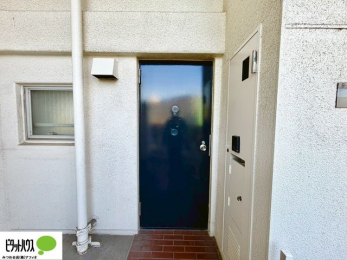 ���ց@����