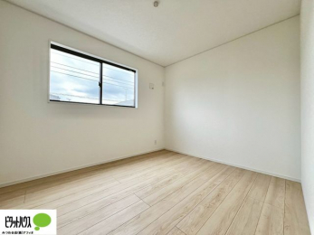 �o���R�j�[�@�w�т̎��Ԃ��V�Ԏ��Ԃ���؂ɂł���q�ǂ������B�Ƌ�̔z�u�����₷���V���v���Ȑ݌v�ŁA�������K�Ɏg���܂��B