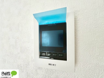 ���̑��@������Ԃ����S��TV���j�^�[�t���C���^�[�z��