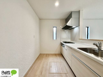 �L�b�`���@�V�z�Ȃ�ł͂̃s�J�s�J�̃L�b�`���͖����̂��������y�������Ă���܂��ˁB