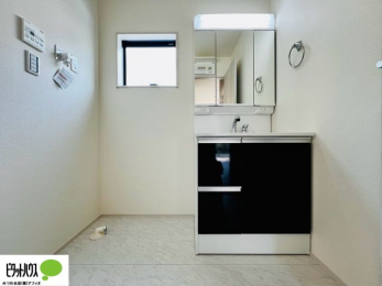 ���r���O�@�L�X�k�c�j�I����̑傫�ȃ\�t�@��u���Ă������f��ӏ܂��ǂ��ł��ˁB