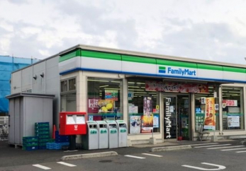 ���ӊ��@�t�@�~���[�}�[�g��t������ܒ��ړX �k��2���B 140m