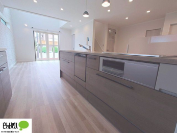 �L�b�`���@�{�H��ʐ^�F�H���̌�̕Еt�����y�ɂȂ�A�H��􂢊����@�t���B