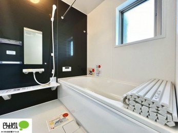 �����@�{�H��ʐ^�F1���̔�����������x���̓��͂��q�l�Ƃ̃R�~���j�P�[�V�����̏�Ƃ���