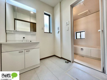 ���ʑ�E���ʏ��@�g���₷���V���v���Ȑ��ʉ��ϑ�B�����̎x�x�͂�������n�܂�܂��B