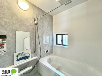 �����@�����̔�������Ă����o�X���[���͍L�X�������B�x���͂��q�l�ƈꏏ�ɗV�тȂ������܂��ˁB