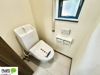 �g�C���@1�E2�K�E�H�V�����b�g�g�C�������B