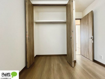 �q�������@���ꂼ��̂������Ɏ��[�X�y�[�X������̂Ńv���C�x�[�g�ȉו����g�߂ɒu�����Ƃ��ł��܂��B