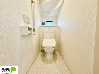 �g�C���@�{�H��ʐ^�F1�E2�K�E�H�V�����b�g�g�C�������B