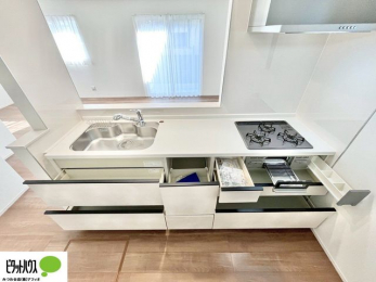 ���̑��@�������[������A�L�b�`���̒������₨���Ȃǒ����ۑ��\�ȕ���ۊǂł��܂��B