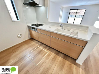 �L�b�`���@�{�H��ʐ^�@�V�z�Ȃ�ł͂̃s�J�s�J�̃L�b�`���͖����̂��������y�������Ă���܂��ˁB