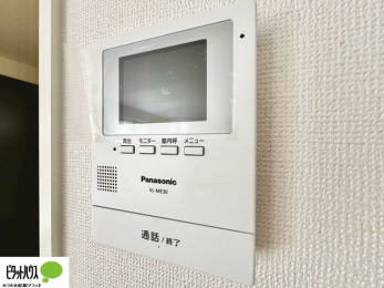 ���̑��@�{�H��ʐ^�@������Ԃ����S��TV���j�^�[�t���C���^�[�z��