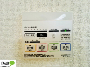 �g�C���@1�E2�K�E�H�V�����b�g�g�C�������B