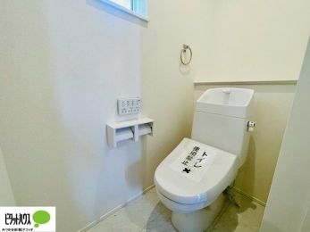 ���r���O�@���R�����������ޒg���ȃ��r���O�B��������ɂ͓Ǐ��₨���Q�ł����Ȃ���̂�т�Ɖ߂����ЂƎ����B