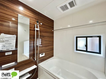 ���r���O�@���R�����������ޒg���ȃ��r���O�B��������ɂ͓Ǐ��₨���Q�ł����Ȃ���̂�т�Ɖ߂����ЂƎ����B