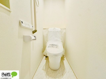 �g�C���@�{�H��ʐ^�@1�E2�K�E�H�V�����b�g�g�C�������B